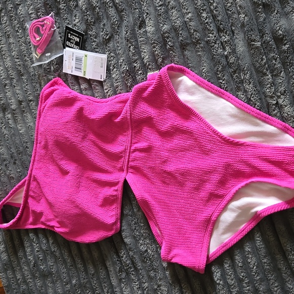 *BUNDLE* 3 One Piece Swim Suits in a M, 8, & 10 - Picture 5 of 12